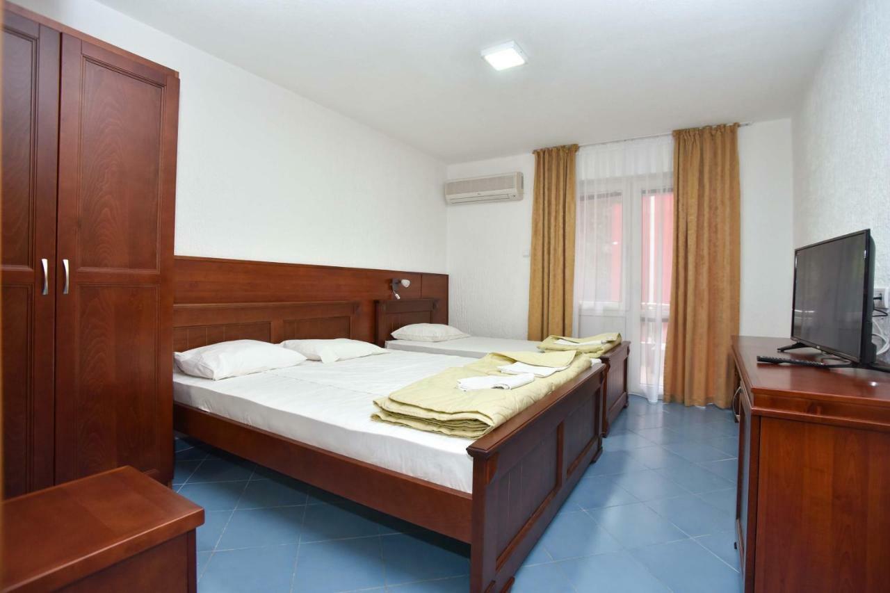 Hotel Galeb Čanj Exterior foto